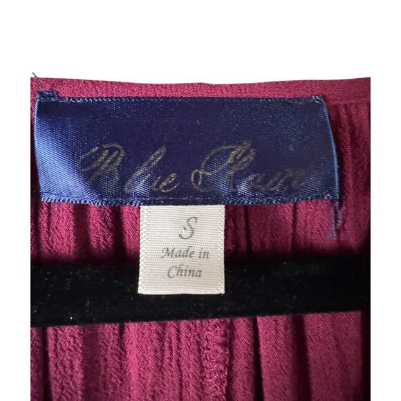 FRANCESSCAS LONG SLEEVE BOHO CROCHET SLEEVE TOP TIE FRONT MAROON SIZE SMALL - Picture 7 of 8